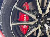 【ブレンボ製キャリパー】ハイパワー車両には強力なブレーキが必須!世界のスーパーカーにも採用されるイタリアの高級メーカー「ブレンボ」を装着!色鮮やかなキャリパーがスポーティな印象を引き立てます♪