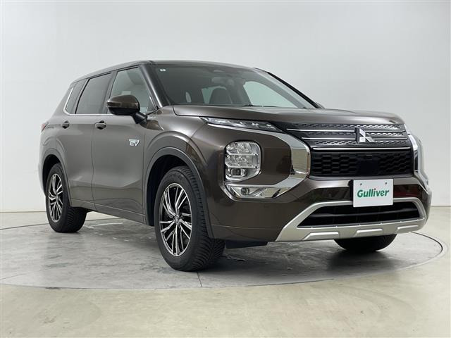 アウトランダー PHEV 2.4 P 4WD サンルーフ