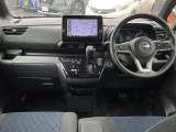 ◆◆◆運転席まわりはこのように機能的にまとまっています。足元が広くて、開放的ですよ!ぜひお座りください。