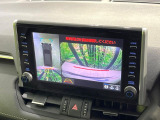 【パノラミックビューモニター】専用のカメラにより、上から見下ろしたような視点で360度クルマの周囲を確認することができます☆死角部分も確認しやすく、狭い場所での切り返しや駐車もスムーズに行えます。