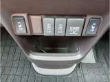充電機能も充実しております!シートヒーターも装着しております!