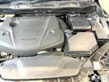 ご納車前に、店舗に併設された整備工場にて点検整備を行います。ボルボ車を熟知したテクニシャンが、ディーラーならではの安心感をご提供致します。