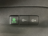 ★ECONスイッチ★ エコドライブを加速しよう!スイッチをONにすると、運転の仕方によるロスを抑え込み燃費をよくするようクルマが頑張ります(*^ー^*)燃費向上にチャレンジ♪