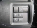 各スイッチ類が使いやすい位置にレイアウトされています。便利な機能をご利用ください。