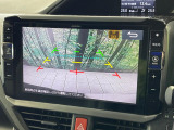 【バックカメラ】駐車時に後方がリアルタイム映像で確認できます。大型商業施設や立体駐車場での駐車時や、夜間のバック時に大活躍!運転スキルに関わらず、今や必須となった装備のひとつです!