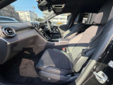 当店でお車をご購入のお客様はオーナー様専用保険「メルセデス・ベンツ保険」にご加入頂けます。飛来物によるフロントガラス破損やパンクによるタイヤ交換の際に、修理費用の一部をお支払いしております。