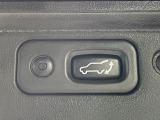 【パワーバックドア】スマートキーや運転席のボタンを押すだけでリアゲートが自動で開閉します!荷物を持っている時や、高い位置にあるバックドアを閉める際に便利な機能です♪