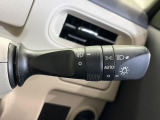 【オートライト】周りの明るさに応じて自動でヘッドライトの点灯・消灯ができる機能です!ライトの付け忘れ・消し忘れなどが無くなり、雨の日や夕方の走行も安心!トンネル通過時も便利ですね♪
