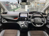 【運転席・インパネまわり】ハンドル・シート・フロアーなど隅々までプロによるクリーニング済み☆彡キレイな車内でドライブが一層快適にお楽しみいただけます!!