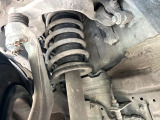 お車を安心してお乗りいただく為には、足回りの定期点検が欠かせません。サービスサポート(有償保証)では無料点検もご提供しており、安心のカーライフをお過ごしいただけるサポート体制が整っています。