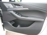 運転席側のドア操作部になります。