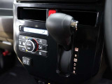 CVT(無段変速)のオートマチックです。インパネシフトがとても使い易く足元がスッキリするので、空間が広く使えますね♪