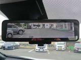 後方視界をカメラで写すインテリジェントルームミラー