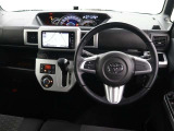 運転席廻りです。