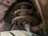 お車を安心してお乗りいただく為には、足回りの定期点検が欠かせません。サービスサポート(有償保証)では無料点検もご提供しており、安心のカーライフをお過ごしいただけるサポート体制が整っています。