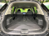 【パワーバックドア】スマートキーや運転席のボタンを押すだけでリアゲートが自動で開閉します!荷物を持っている時や、高い位置にあるバックドアを閉める際に便利な機能です♪