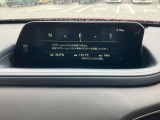 お手元のスマートフォンと接続して頂く事で使用可能な「Apple CarPlay/Android Auto」電話の応答は勿論、メッセージの受信やLINE、音楽接続からナビアプリの使用まで幅広く活躍致します。