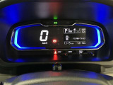 とっても見やすいメーターです。夜間時はラグジュアリーな気分にさせてくれる照明が魅力ですので、夜のドライブも楽しみになりますよ♪