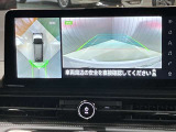 【アラウンドビューモニター】車を上から見下ろしているかのような映像で周囲の状況がひと目で確認、狭い駐車場に駐車するときも安心です♪♪障害物などがあると警告音がなりますので安心して駐車が出来ます★