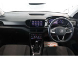 運転席/助手席です。安全装備をオプションで追加するのは日本的発想。フォルクスワーゲン車はサイドエアバッグを全車標準で装備しております。