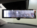 スマートルームミラー付きで後部座席に乗車してても後方がしっかり見れます