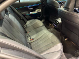 車両は屋内展示しておりますので天候に関係なくごゆっくりコンディションご確認頂けます。車両を倉庫へ保管している場合が御座いますのでご来店前に在庫確認頂けると幸いです。TEL072-784-8800