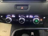 オートエアコンはこまめに温度調節するので、燃料の消費量をより少なくできます。シートヒーター付きなので寒い日も快適です。