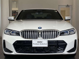 エンジェルアイ、イカリングと呼ばれるBMWのライトの正式名称は「コロナリング」です。一目でBMWとわかる伝統のデザインです。