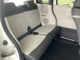 スライドドアだから、隣の車との距離が近い駐車場でも安心。チャイルドシートへの乗せ降ろしや、大きな荷物の積み込みもストレスなく行えます。