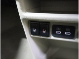 運転席・助手席シートヒーター装備☆ボタンを押せばすぐに暖かくなるので、寒い日に重宝します◎