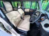 運転席シート廻りは使用感も少なく、良好な状態となっています。丁寧に使われていたことがよくわかりますね。
