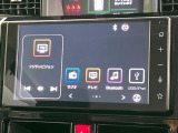 【ディスプレイオーディオ】お手持ちのスマートフォンとの連携で、ナビや音楽再生など各種アプリを使用可能。スマホに近い感覚でお使いいただけます♪