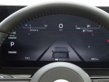 【メーターパネル】素早く車の情報が読み取れる、視認性に優れたシンプルなデザインのメーターパネルです。