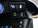 カラーヘッドアップディスプレイ付き。少ない視線移動で情報を確認できるので、運転の疲労軽減に繋がりますよ♪