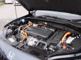 エンジンルーム・2.0L 直噴エンジン&2モーターハイブリッドシステム