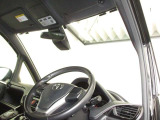 見通しのよいすっきりとした視界で、誰でも運転しやすいです。運転のしやすさは疲れにくさにも繋がりますよ♪