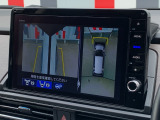 ■マルチビューカメラシステム■車両の前後と左右のドアミラーに計4台のカメラを搭載!上空から見下ろしたような視界などの数種類のビューをご用意し、ドライバーの死角を減らして運転負荷を軽減いたします