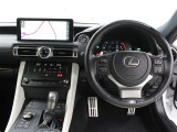 運転席廻りです。