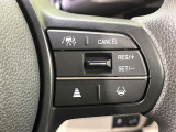【アダプティブクルーズコントロール】高速道路での長距離走行が楽に!!自動で速度を保つクルーズコントロールが、衝突軽減システムと連携し、前方の車両を感知して車間を保つように速度調節してくれます!!