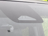 【トヨタセーフティセンス】走行中に前方の車両等を認識し、衝突しそうな時は警報とブレーキで衝突回避と被害軽減をアシスト。より安全にドライブをお楽しみいただけます。