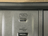 (Type-C〈3A〉)USBチャージャー搭載。スマートフォンなどの充電にとっても便利です