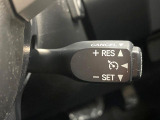 【クルーズコントロール】高速道路もラクラク走行。アクセルを離しても一定速度で走行ができ、長距離運転時の負担を軽減!加速・減速も簡単なスイッチ操作で調整できます。
