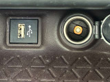 12V電源です。携帯電話充電や後付けのレーダーなどいろいろ使えます!