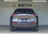 特別塗装色の名にふさわしく、品のある色で、どの車種でもお選びいただくお客様が多い色です。