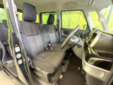 運転席シート廻りは使用感も少なく、良好な状態となっています。丁寧に使われていたことがよくわかりますね。