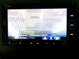 バックカメラの画像です。ガイドラインがスムースな車庫入れをサポートいたします。車庫入れの安心感がアップしますね。