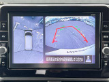 アラウンドビューモニター。上空から見下ろしたような映像が映し出されるので、駐車をスムースに行えます。