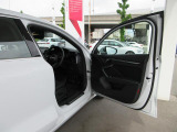 ビデオ通話システムでご商談や車両の確認などをしていただけます。