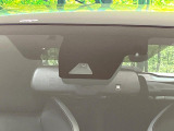 【プリクラッシュセーフティ】前方の車両等を検知し、衝突しそうな時は警報で注意を促し、ブレーキを踏む力をサポート。ブレーキを踏めなかった場合は衝突被害軽減ブレーキが作動、衝突回避をサポートします。