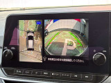 【アラウンドビューモニター】上空から見下ろしているかのような映像で駐車をサポート。安心です。